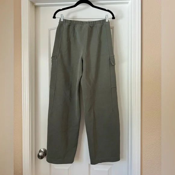 lululemon cotton blend cargo pants - Picture 2 of 4